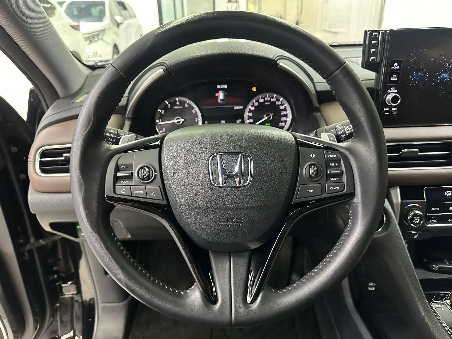Honda UR-V 2023 370TURBO Two-Wheel-Drive Luxury Edition — миниатюра 13