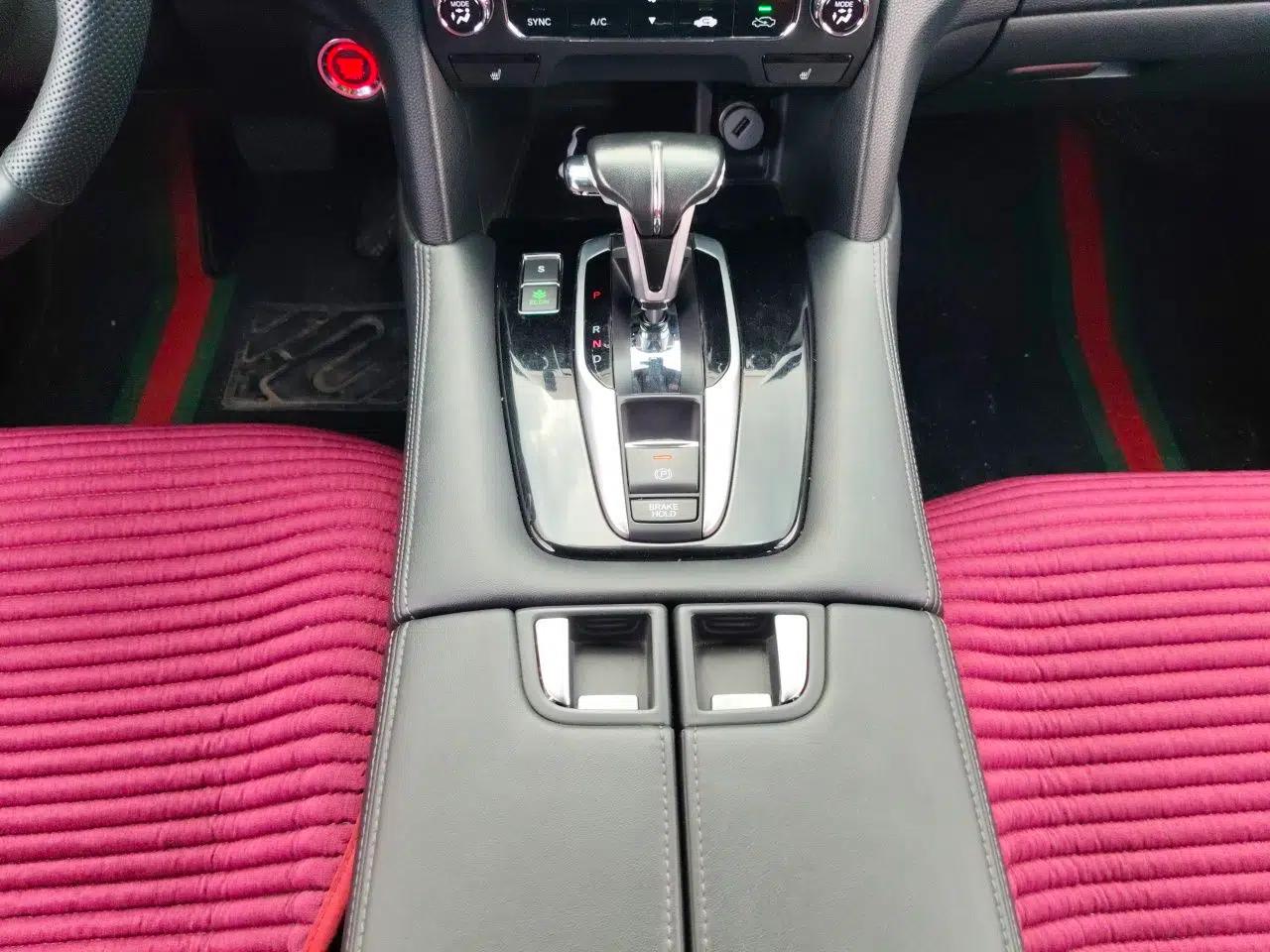 Honda UR-V 2017 240TURBO Two-Wheel Drive Luxury Edition China V — миниатюра 14