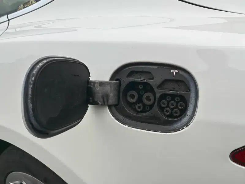 Model S 2017 100D — миниатюра 15
