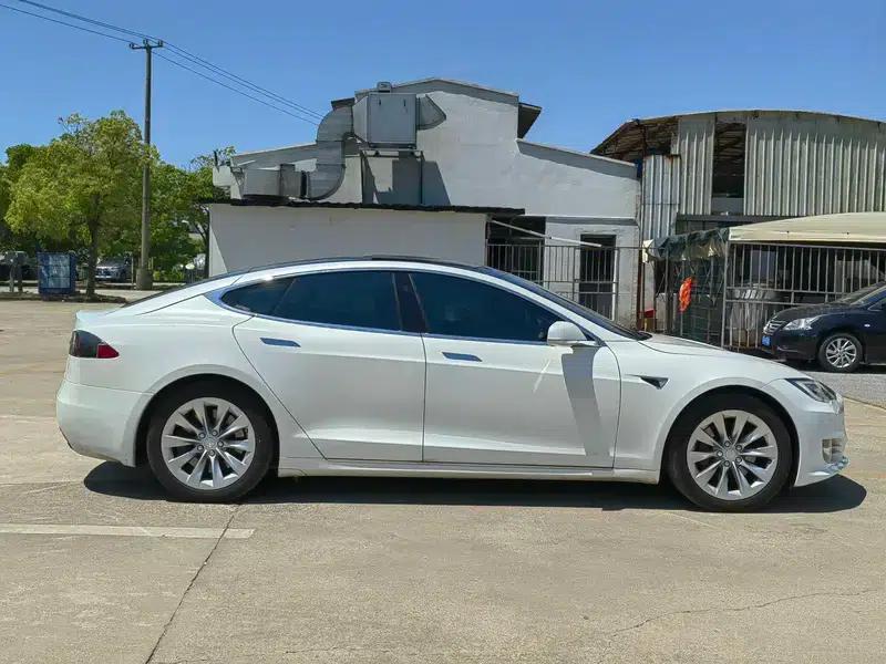 Model S 2017 100D — миниатюра 7
