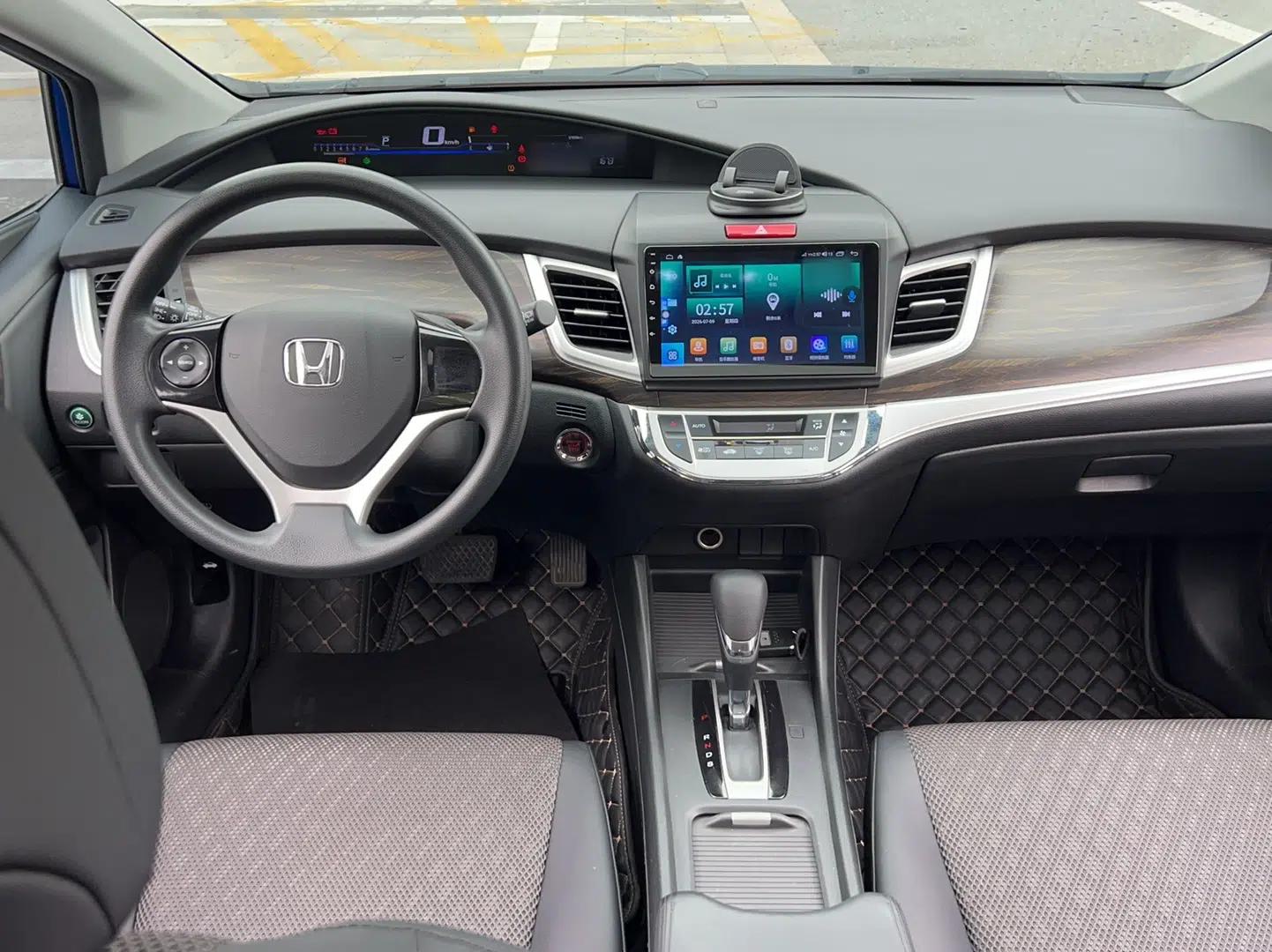Honda Jade 2017 1.8L automatic Comfort version 5 seats — миниатюра 24