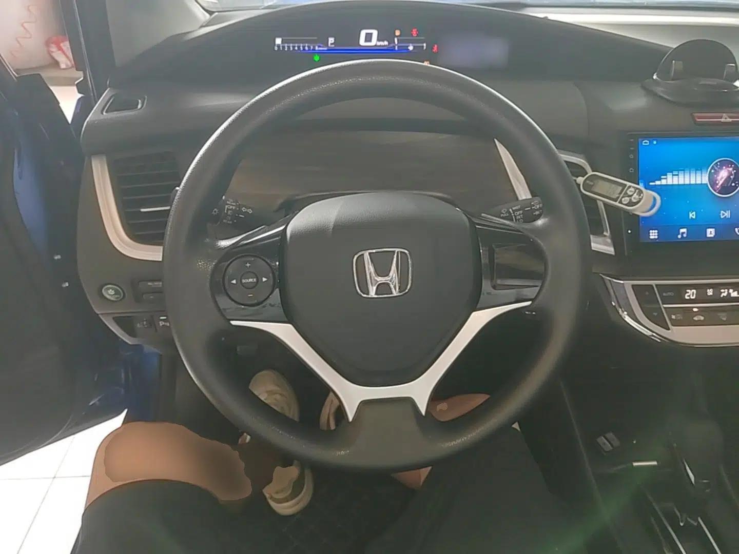 Honda Jade 2017 1.8L automatic Comfort version 5 seats — миниатюра 25