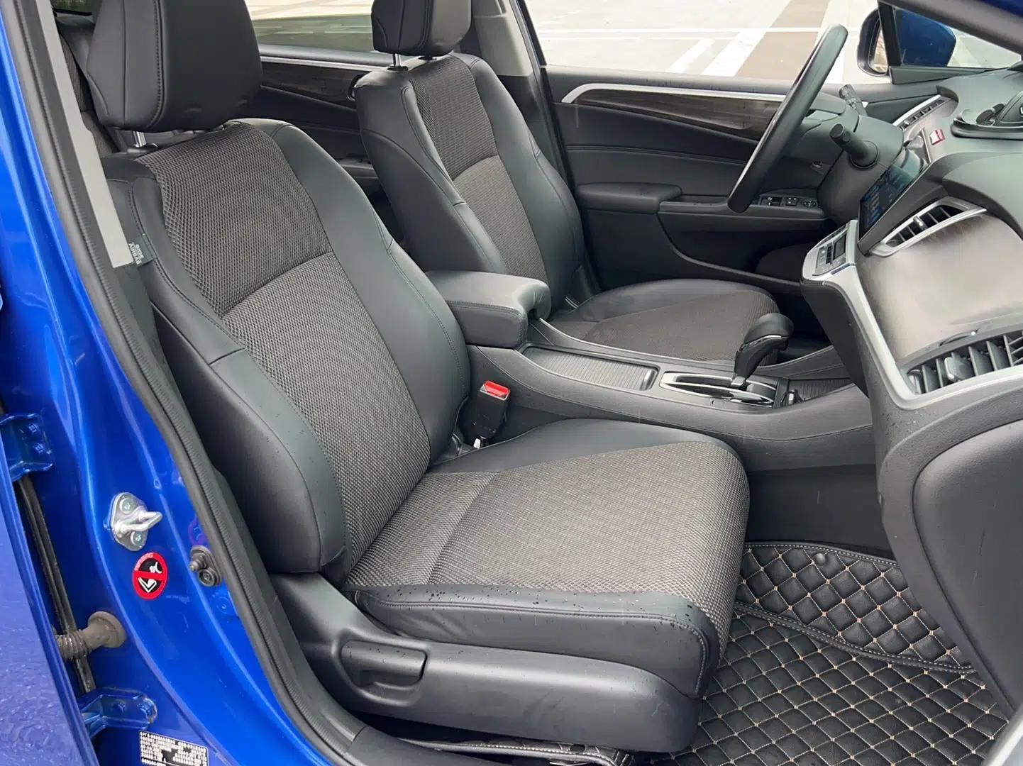 Honda Jade 2017 1.8L automatic Comfort version 5 seats — миниатюра 31