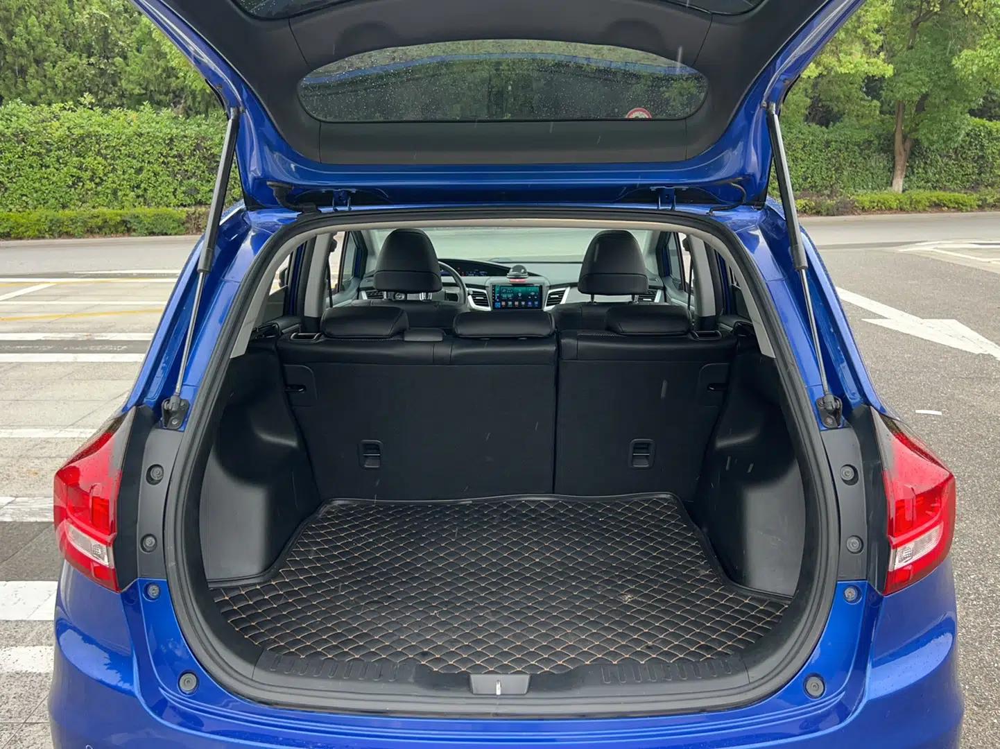 Honda Jade 2017 1.8L automatic Comfort version 5 seats — миниатюра 34
