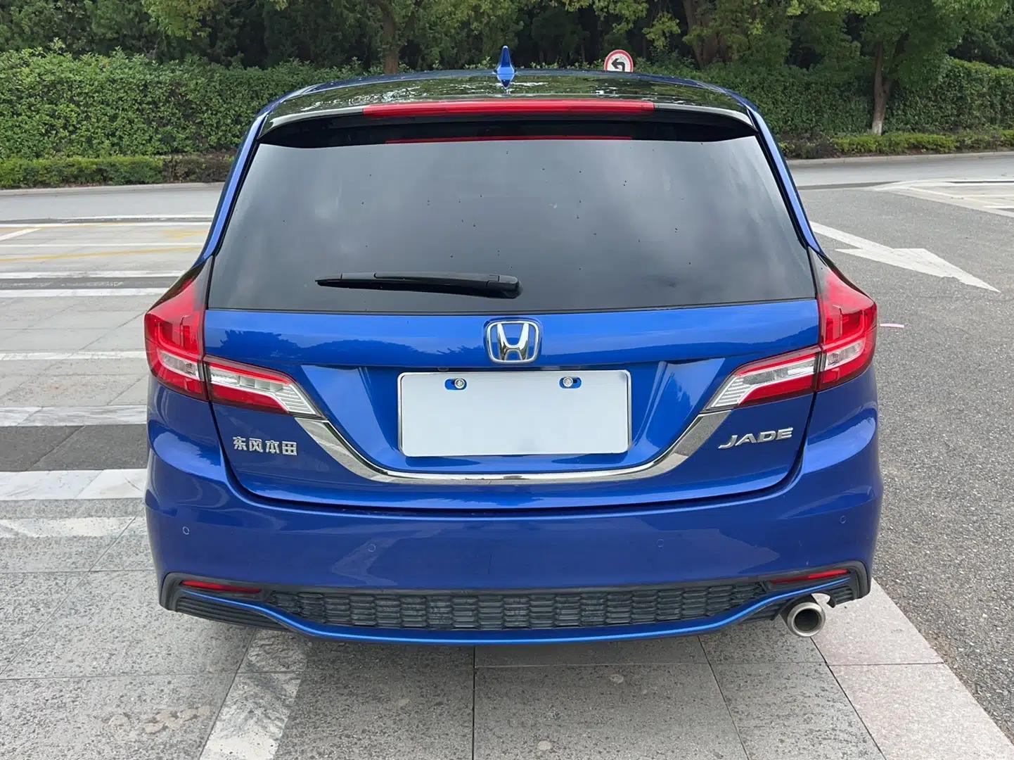 Honda Jade 2017 1.8L automatic Comfort version 5 seats — миниатюра 5