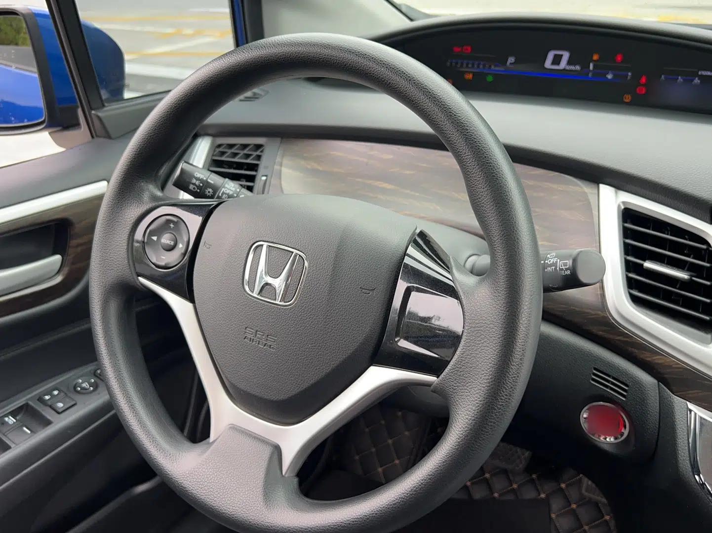 Honda Jade 2017 1.8L automatic Comfort version 5 seats — миниатюра 46