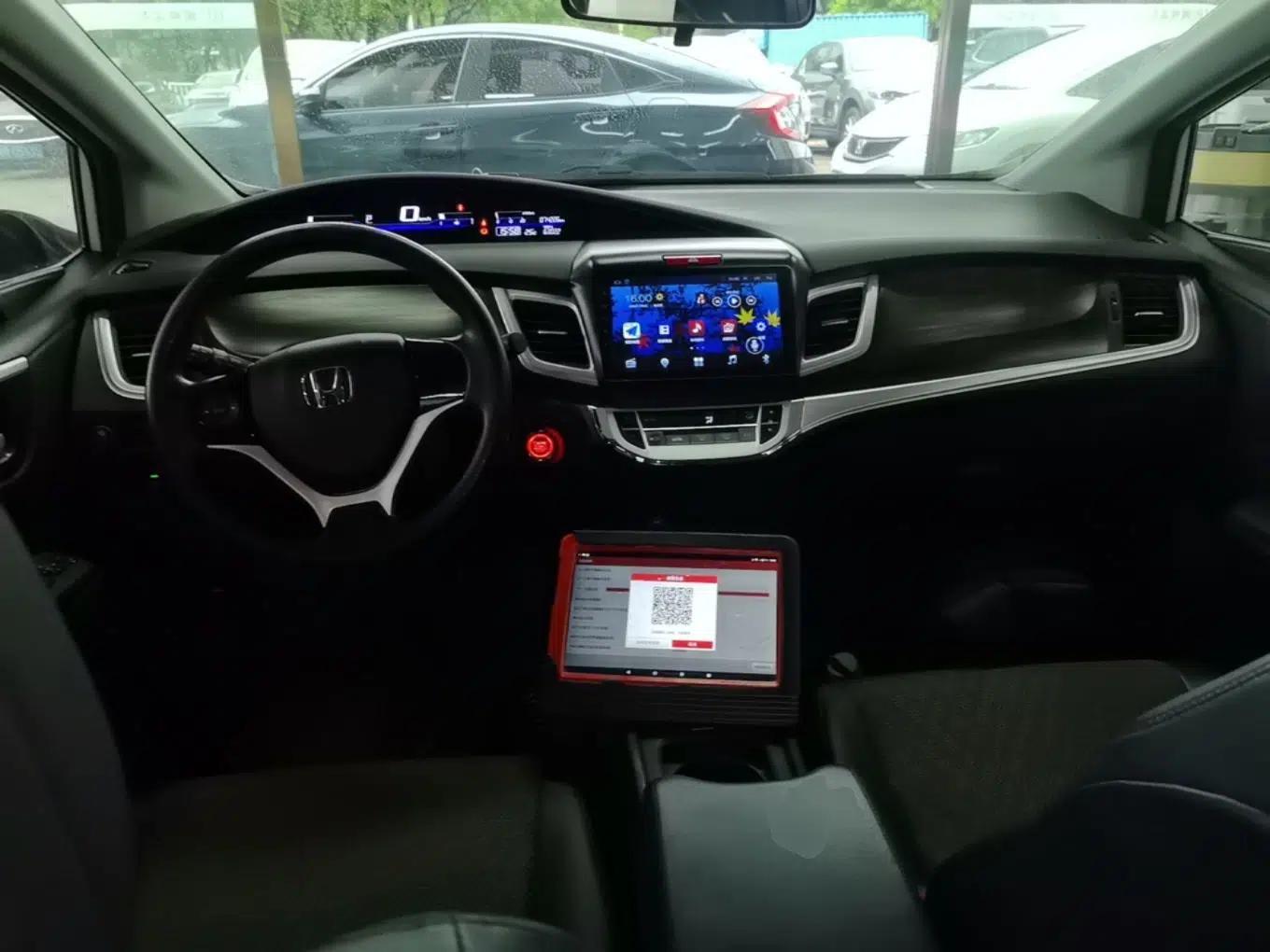Honda Jade 2017 1.8L automatic Comfort version 5 seats — миниатюра 21