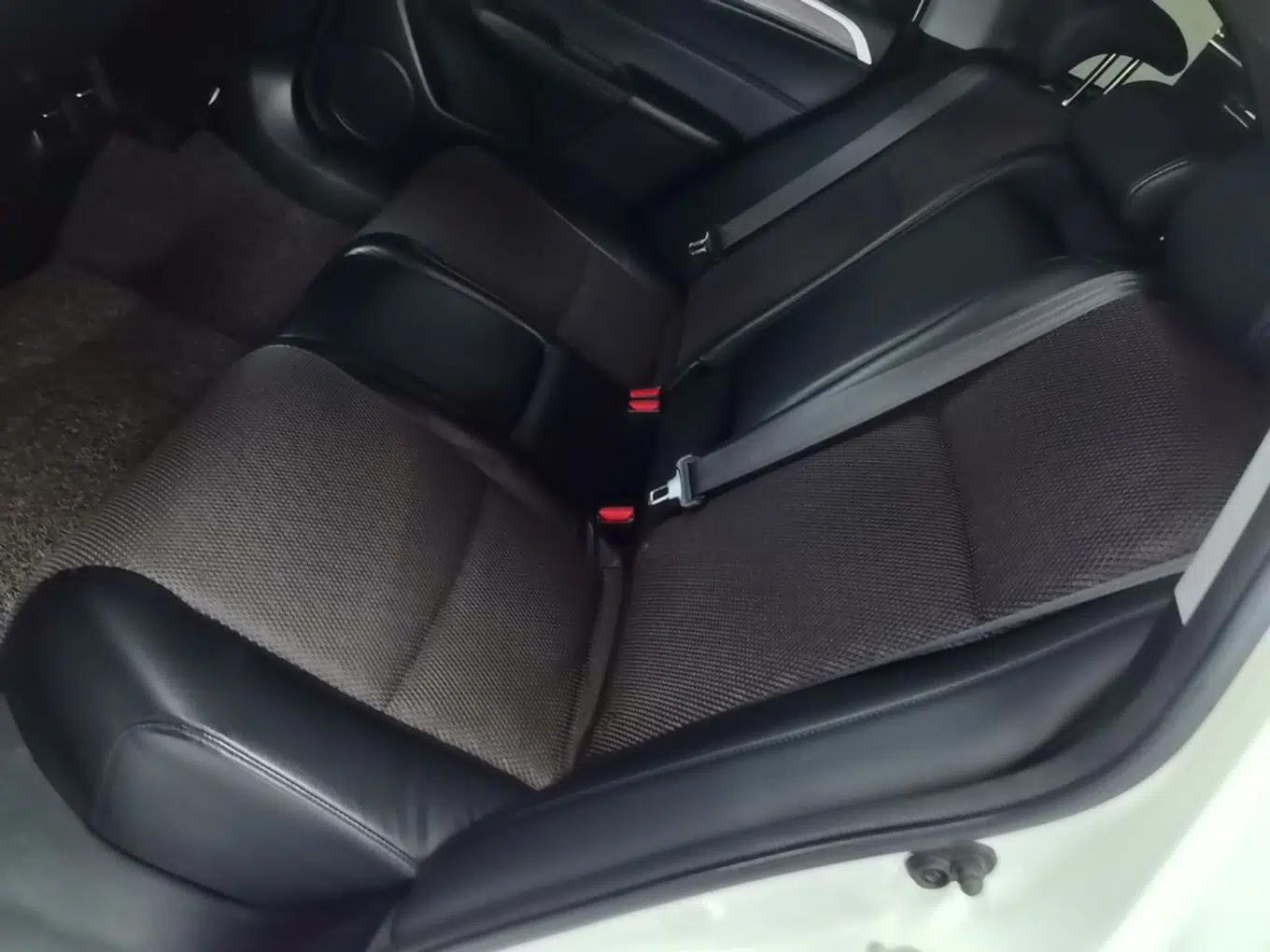 Honda Jade 2017 1.8L automatic Comfort version 5 seats — миниатюра 29