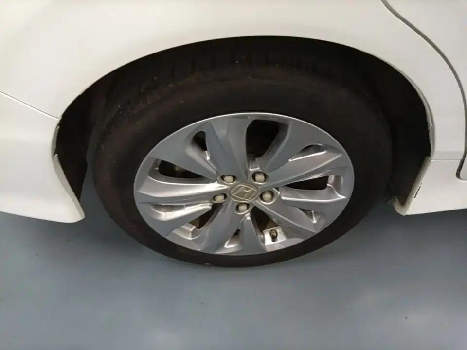 Honda Jade 2017 1.8L automatic Comfort version 5 seats — миниатюра 11