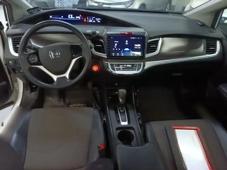 Honda Jade 2017 1.8L automatic Comfort version 5 seats — миниатюра 12