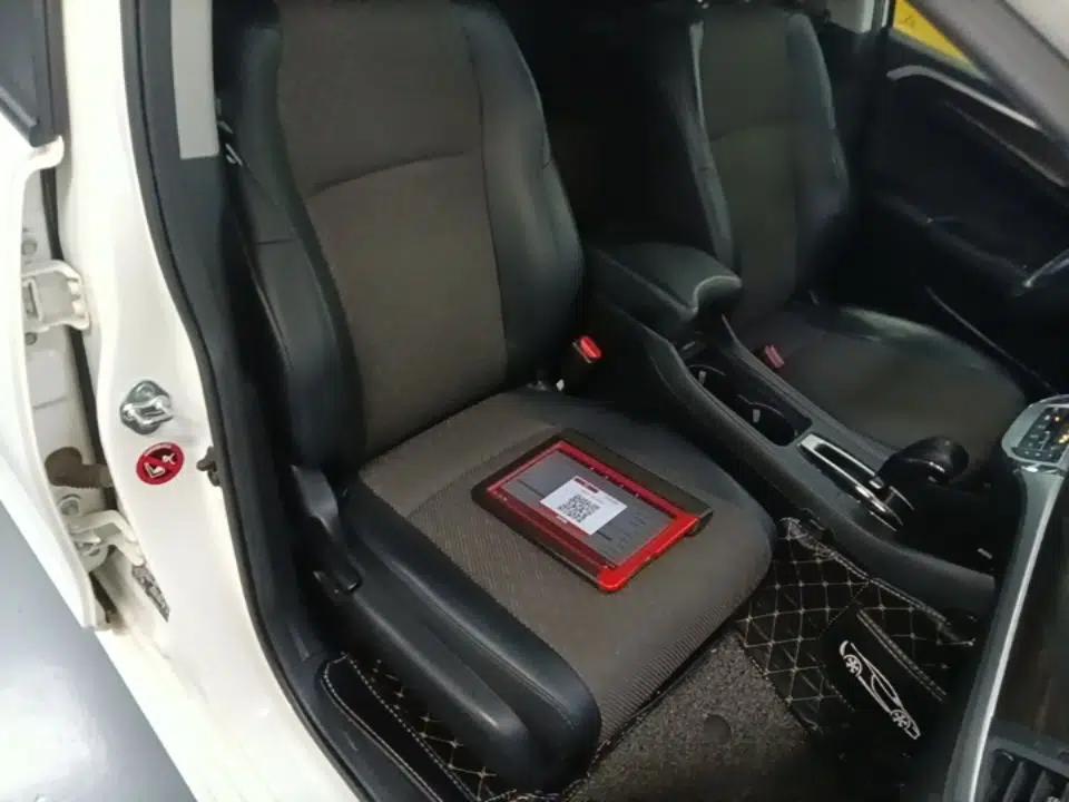 Honda Jade 2017 1.8L automatic Comfort version 5 seats — миниатюра 19