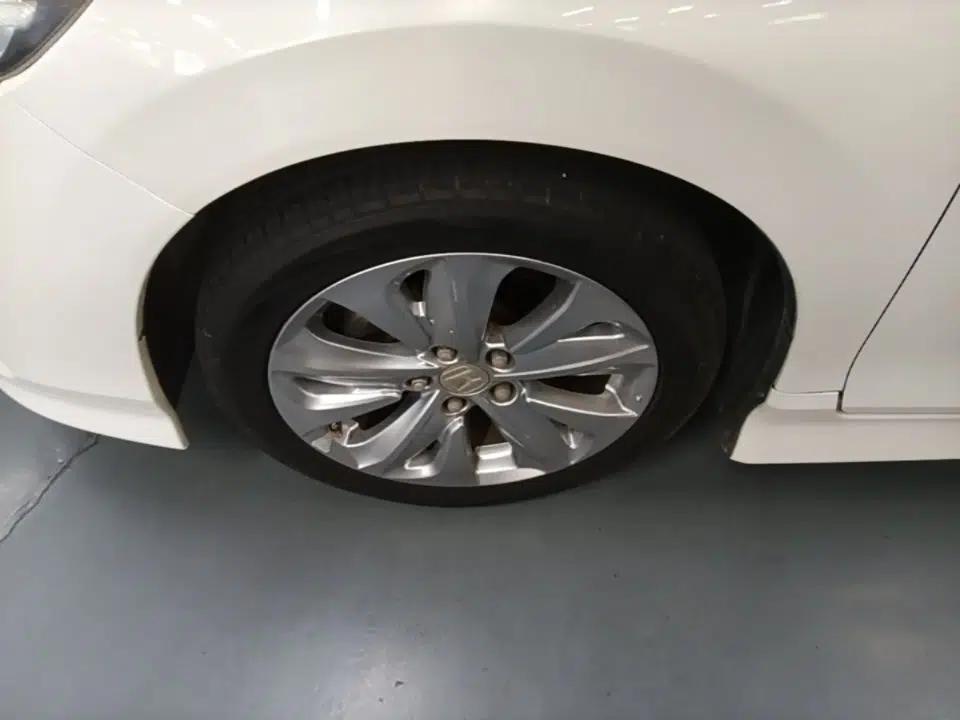 Honda Jade 2017 1.8L automatic Comfort version 5 seats — миниатюра 10