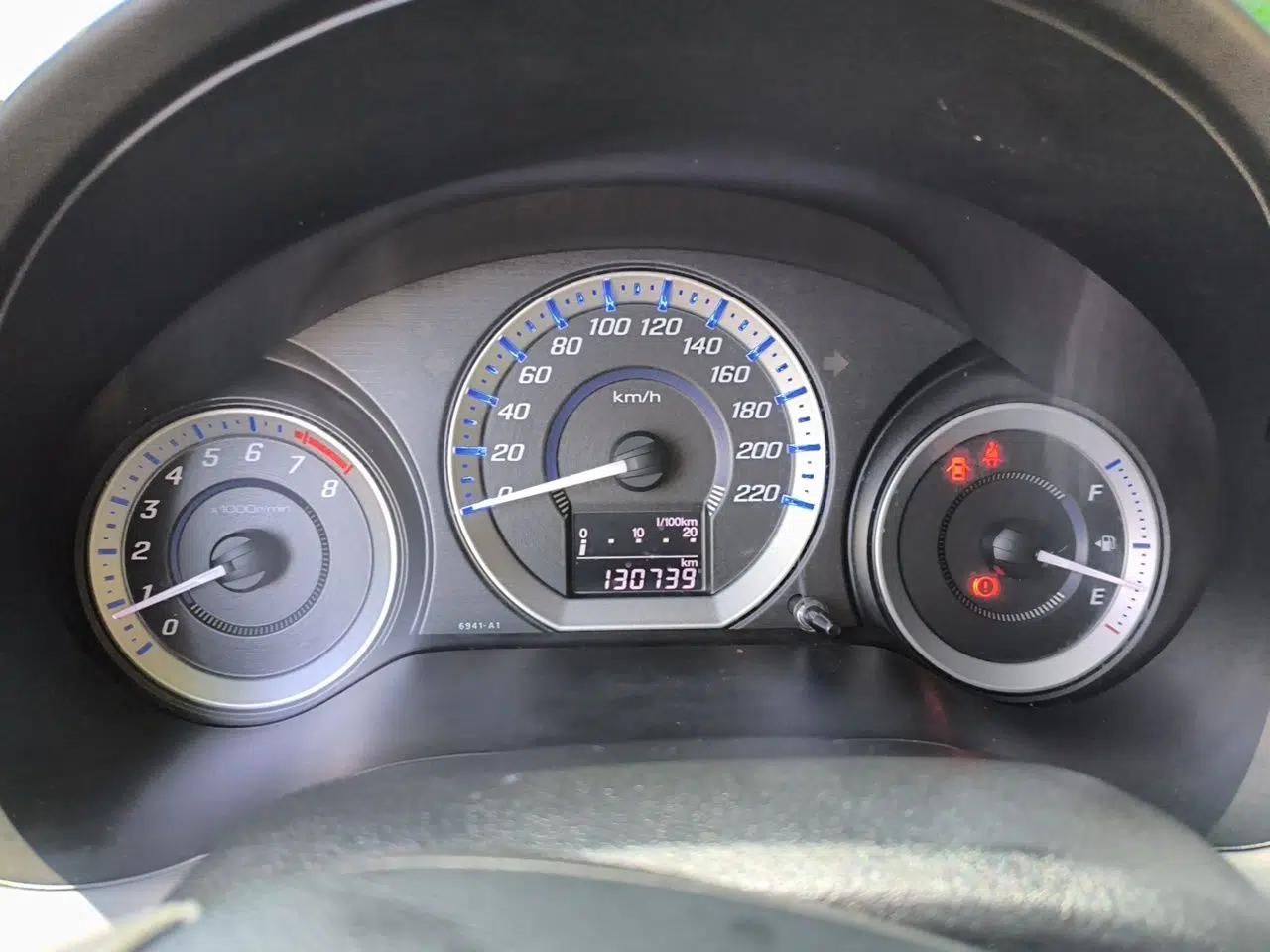 Honda City Classic 2012 1.5L manual Comfort version — миниатюра 11