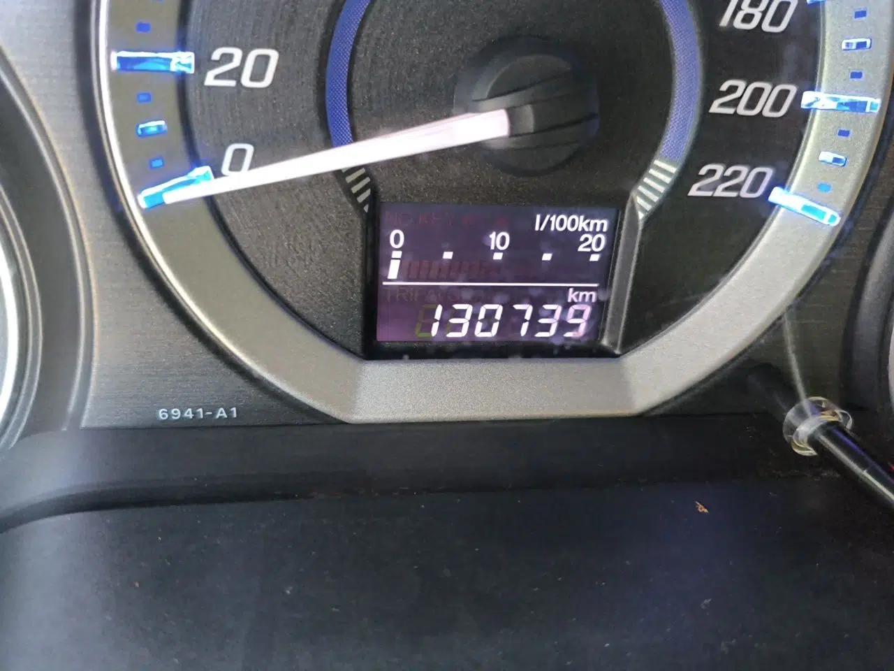 Honda City Classic 2012 1.5L manual Comfort version — миниатюра 12