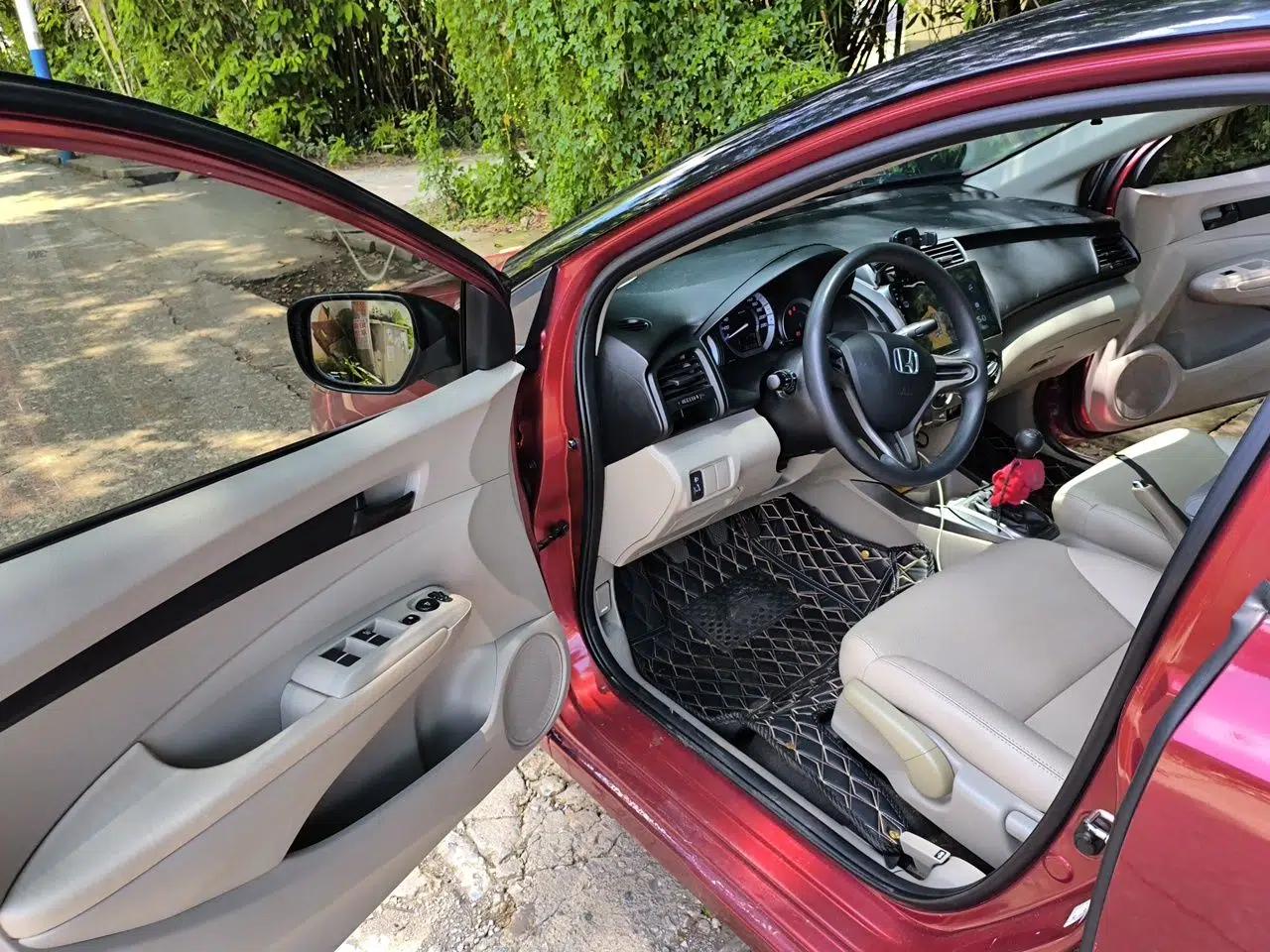 Honda City Classic 2012 1.5L manual Comfort version — миниатюра 16