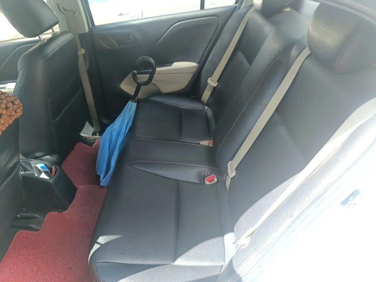 Honda City 2015 1.5L manual Comfort version — миниатюра 17