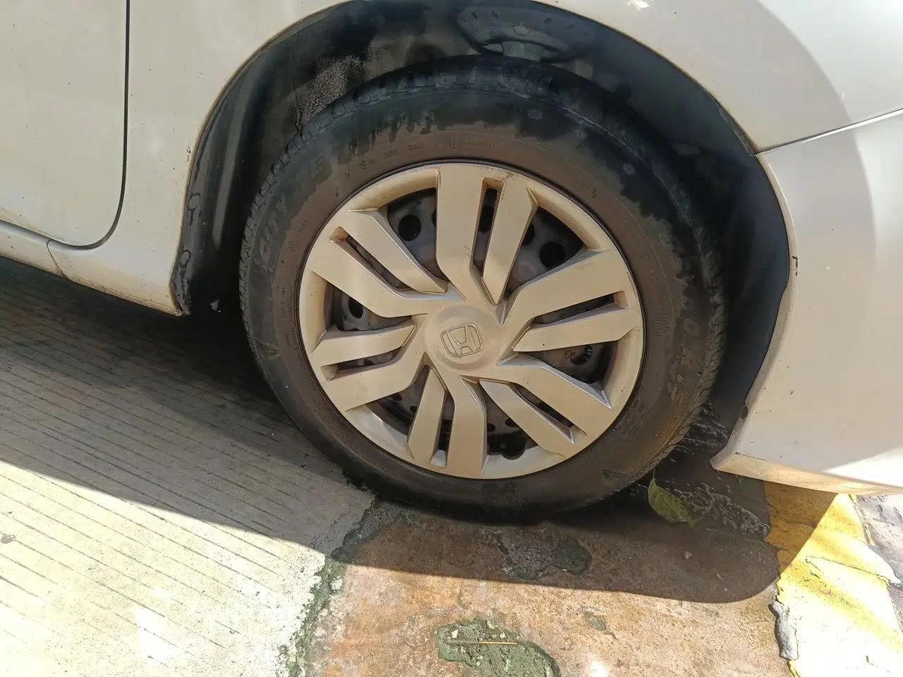 Honda City 2015 1.5L manual Comfort version — миниатюра 8