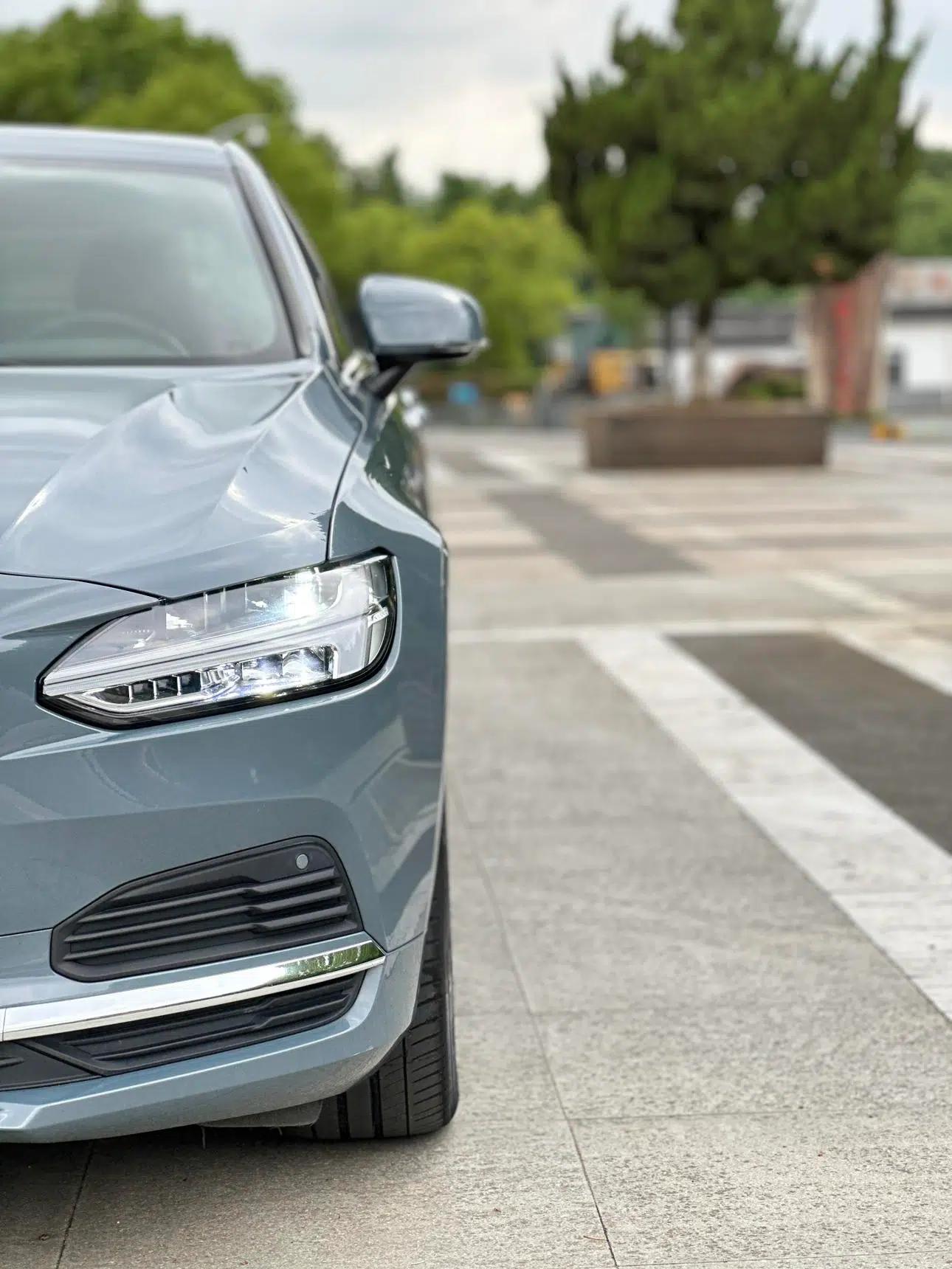 2021 Volvo S90 PHEV T8 E-Drive Hybrid Smart Luxury Edition — миниатюра 16