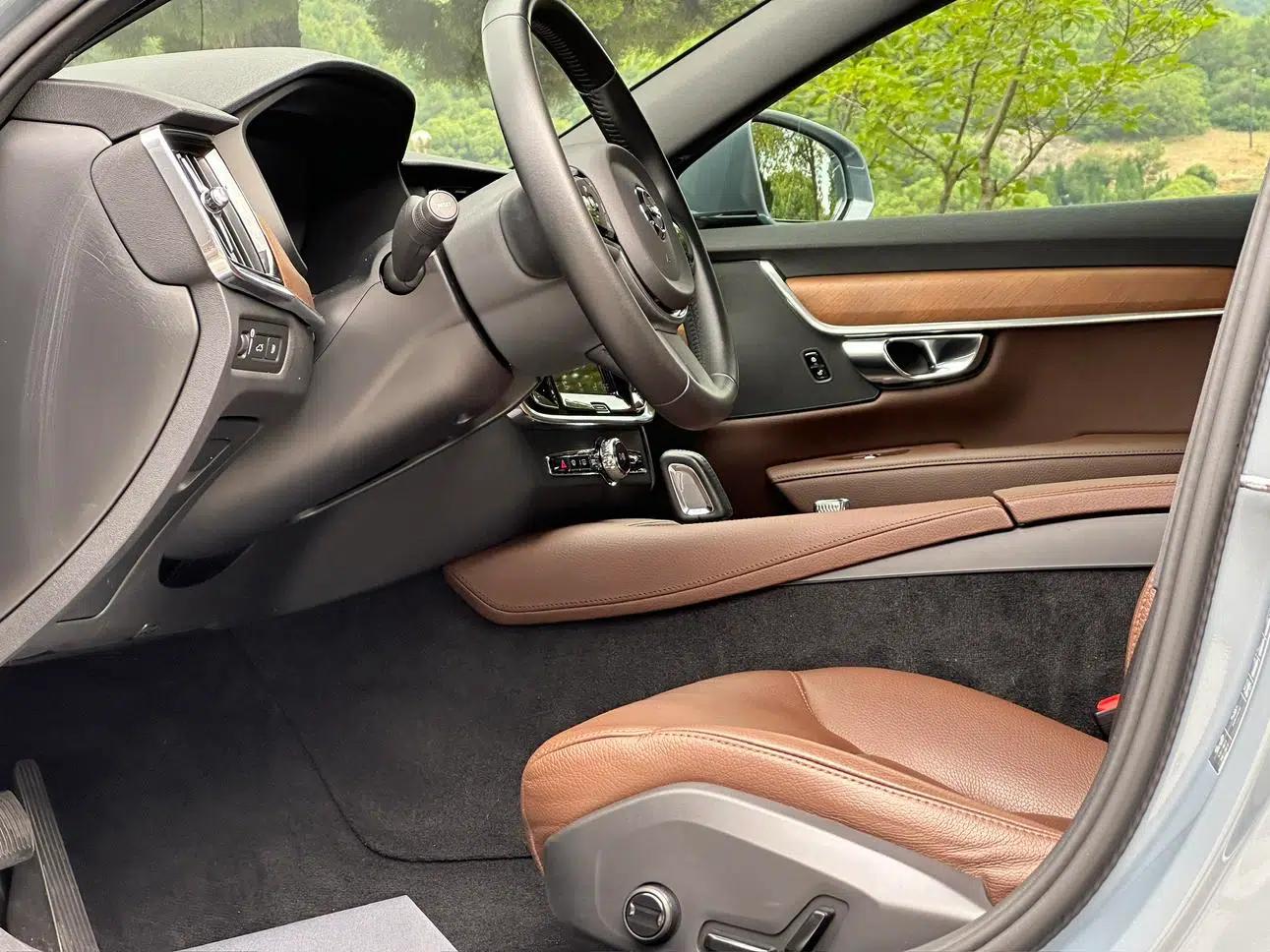 2021 Volvo S90 PHEV T8 E-Drive Hybrid Smart Luxury Edition — миниатюра 10