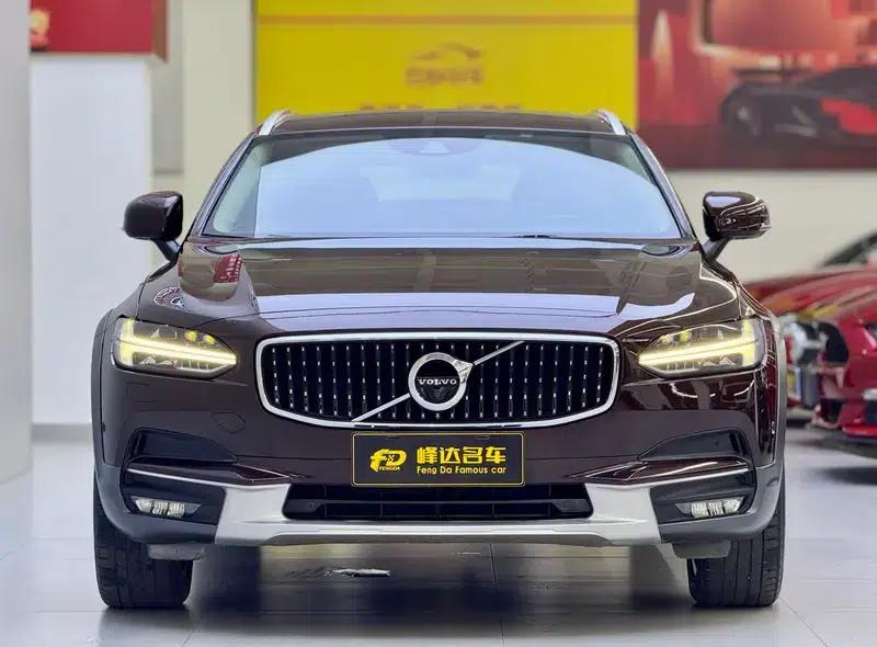2017 Volvo V90 Cross Country T5 AWD Ultimate Edition — миниатюра 2