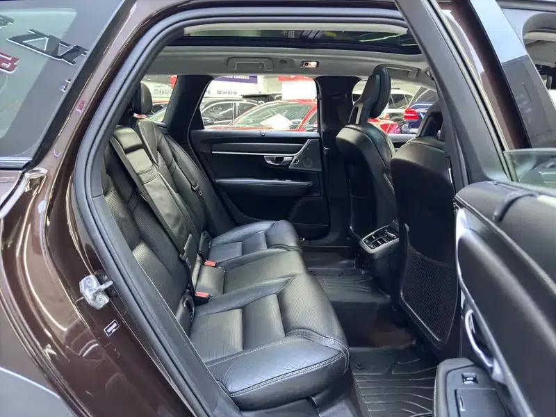 2017 Volvo V90 Cross Country T5 AWD Ultimate Edition — миниатюра 13