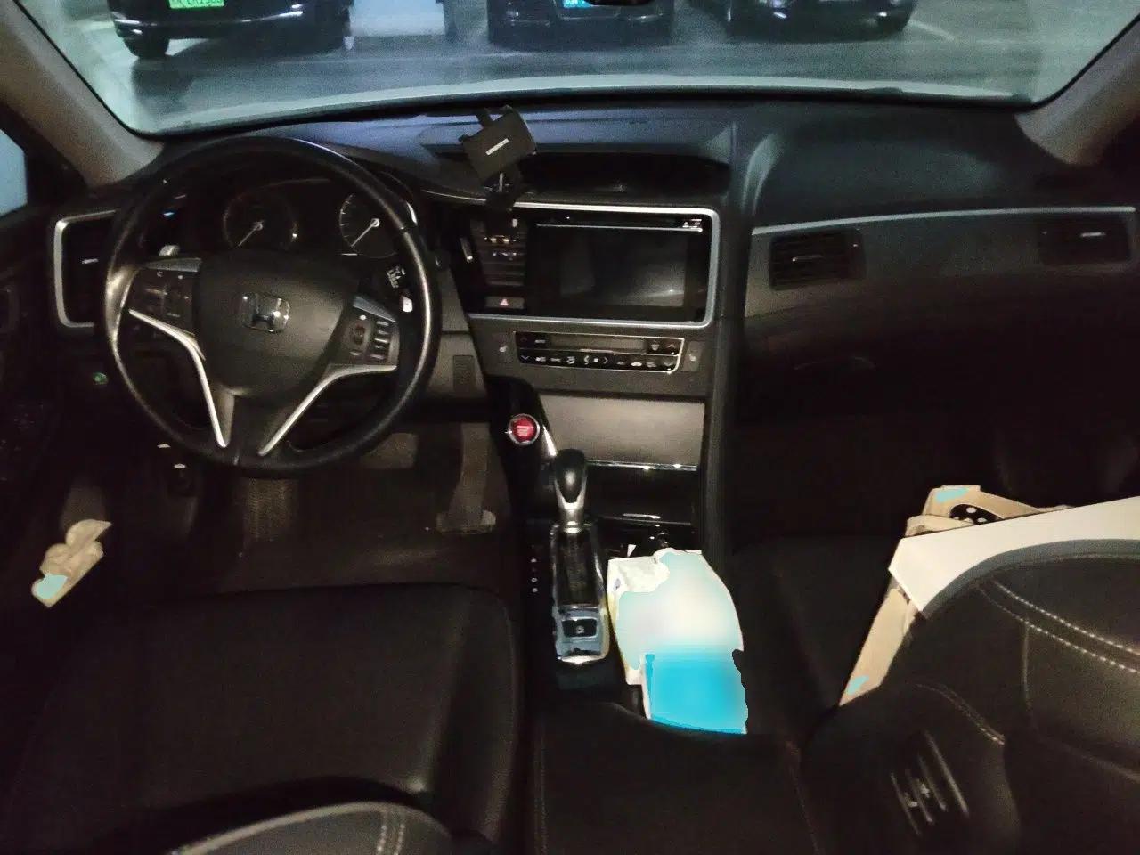 Honda Spirior 2015 2.0L Collector's Edition — миниатюра 13
