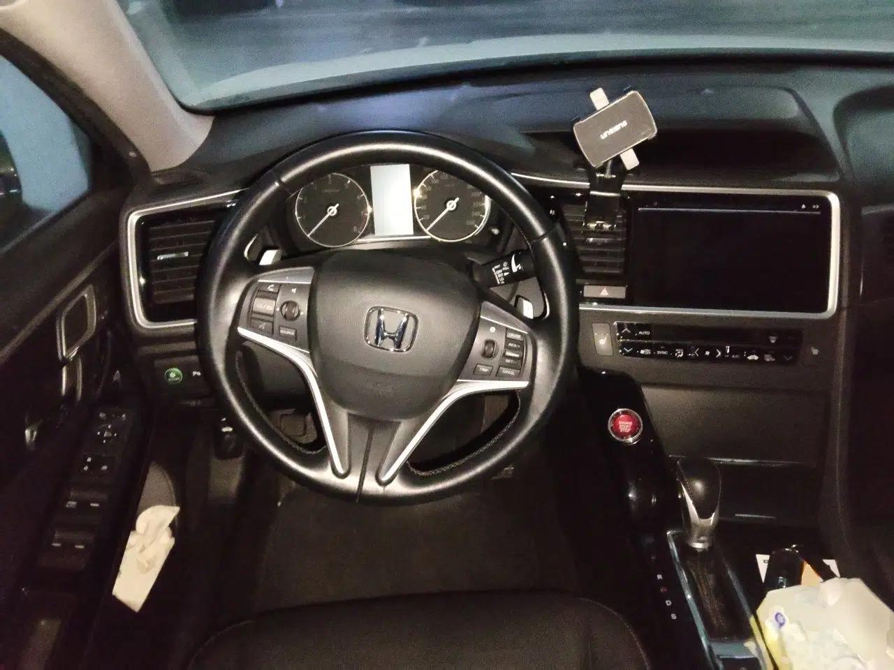 Honda Spirior 2015 2.0L Collector's Edition — миниатюра 14