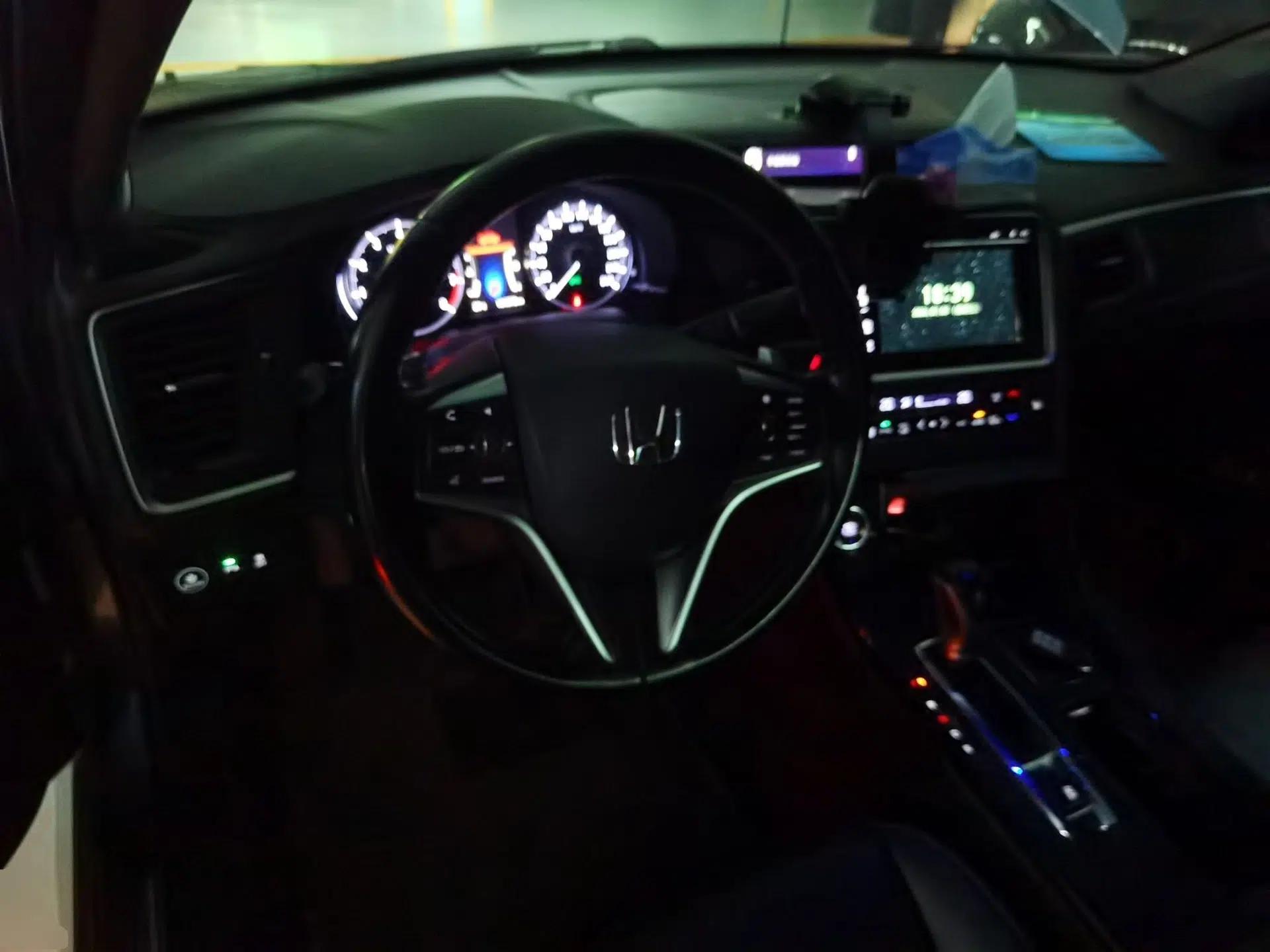 Honda Spirior 2015 2.4L Prestige Edition — миниатюра 10