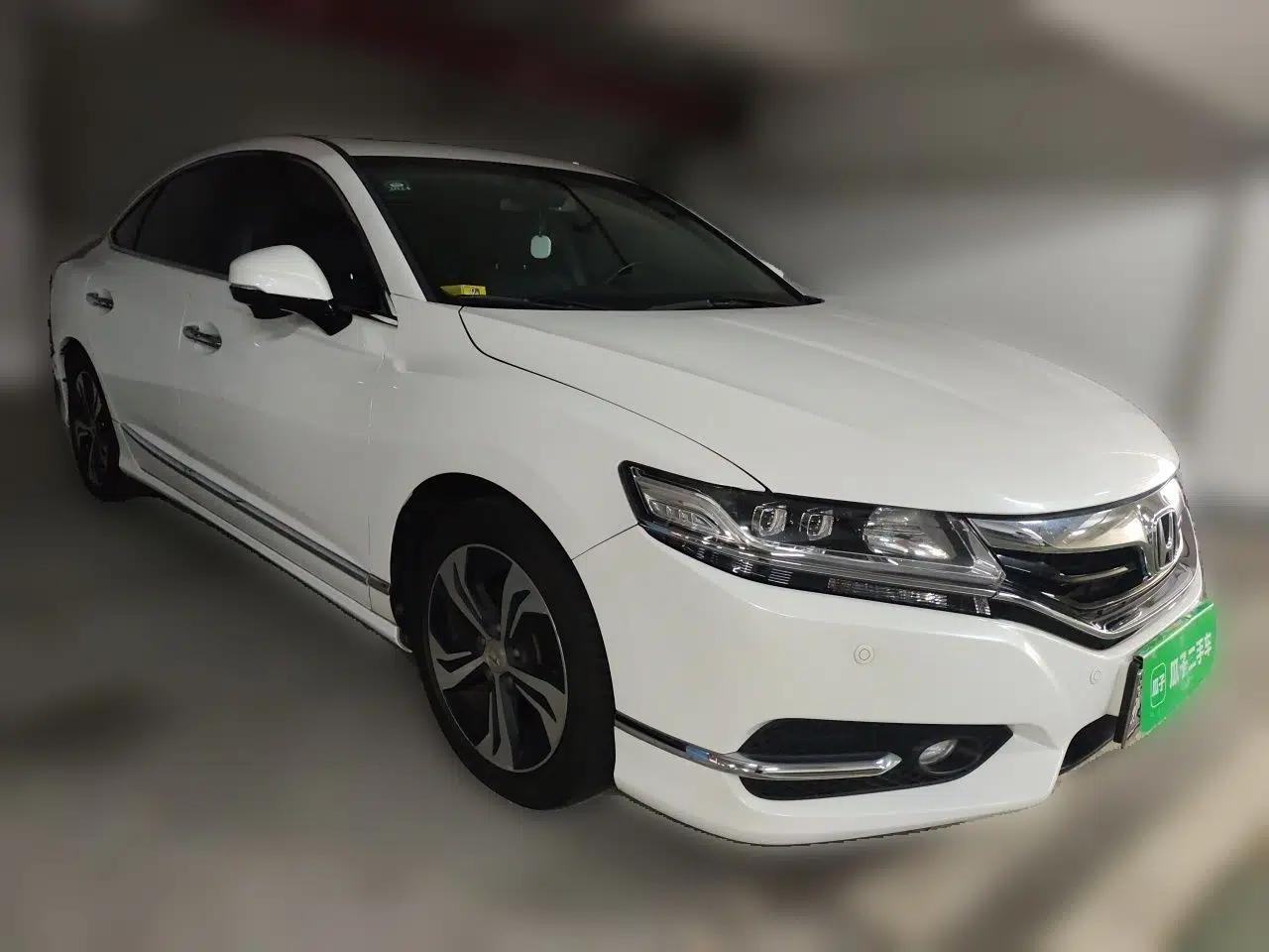 Honda Spirior 2015 2.4L Prestige Edition — миниатюра 3