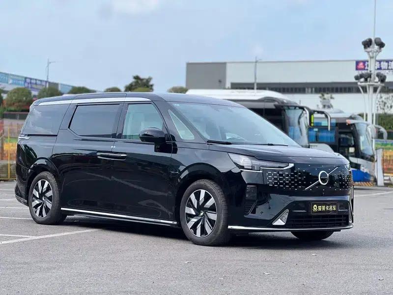 Volvo EM90 2025 Ultra 6-seater — миниатюра 3