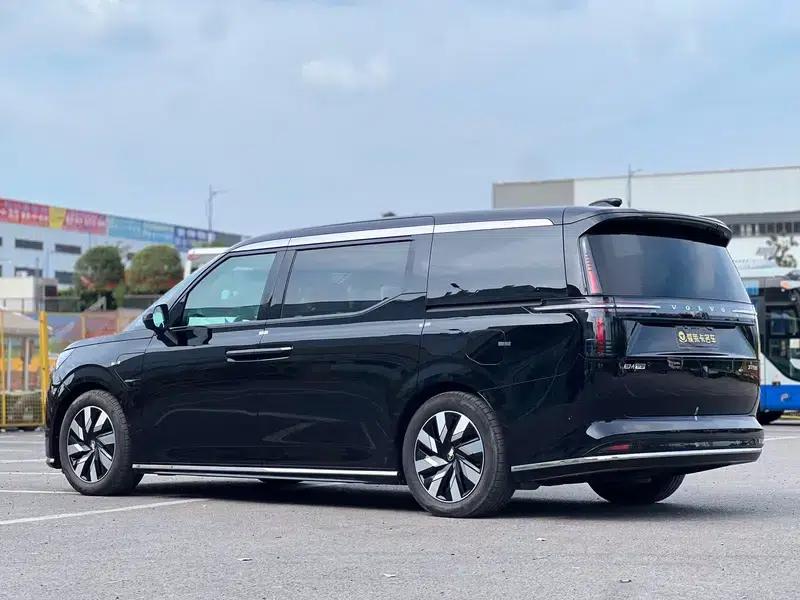 Volvo EM90 2025 Ultra 6-seater — миниатюра 4