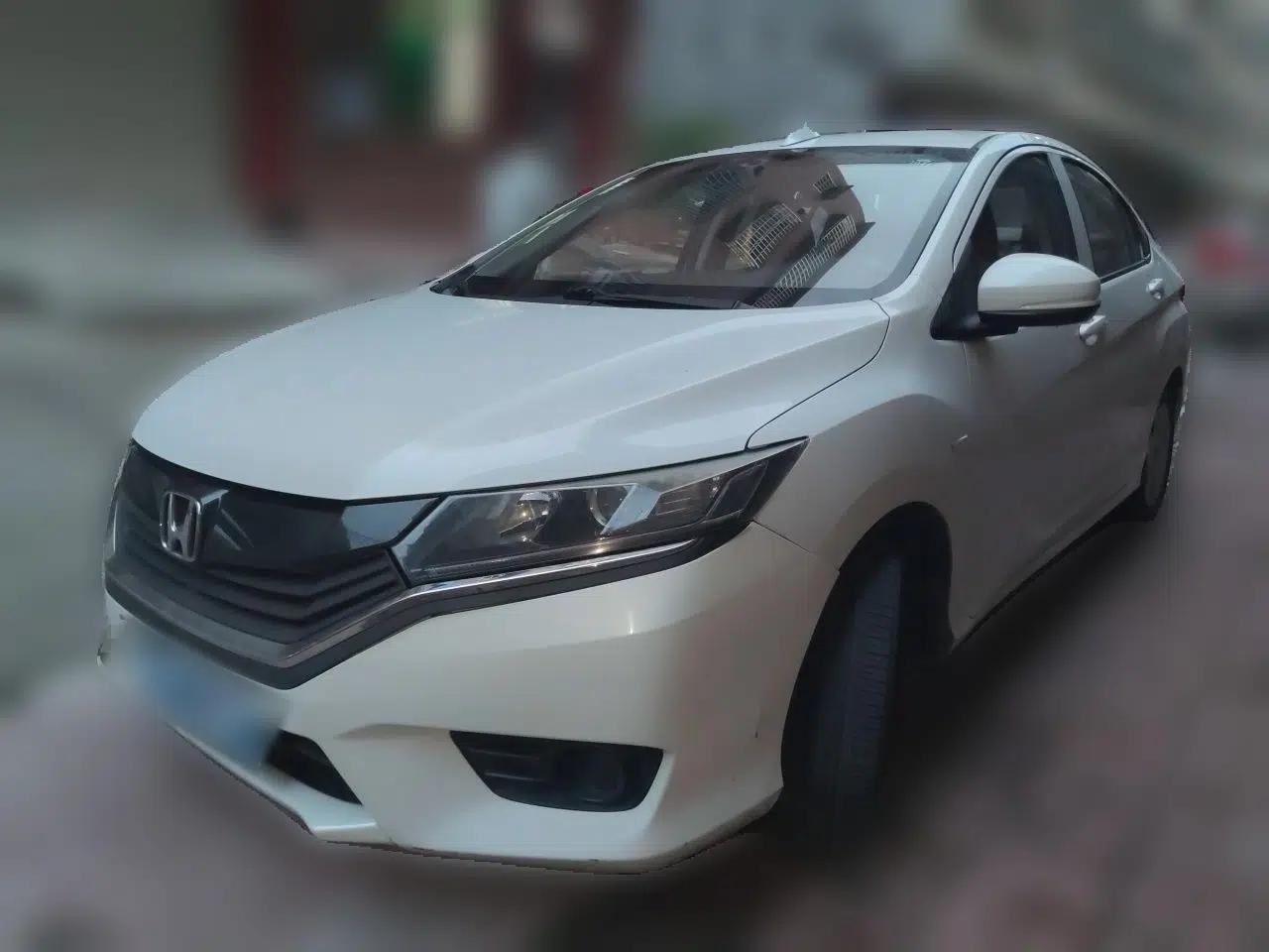 Honda Greiz 2016 1.5L CVT Classic Edition — миниатюра 1