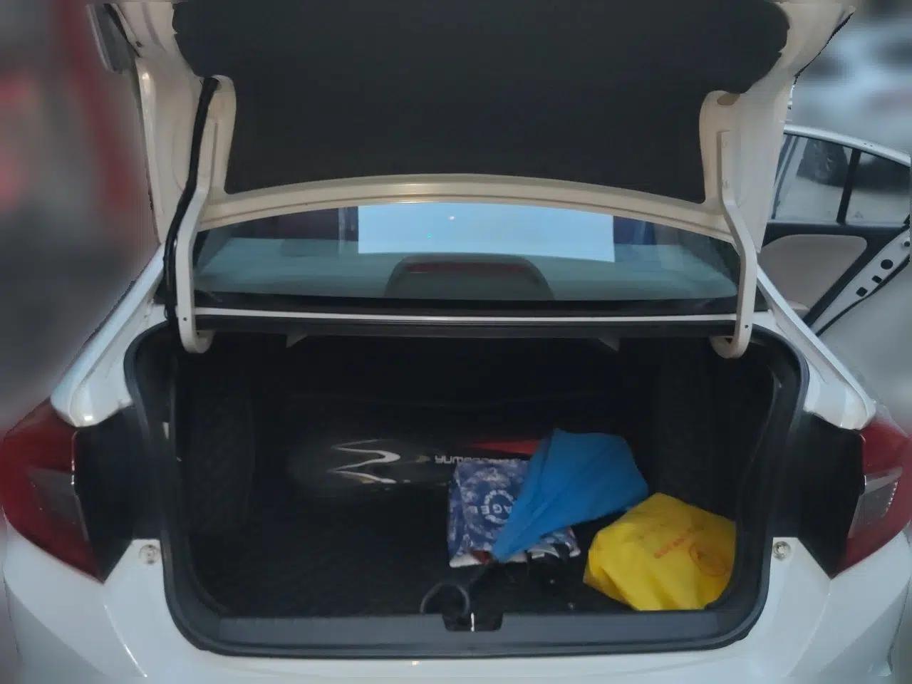 Honda Greiz 2016 1.5L CVT Classic Edition — миниатюра 19