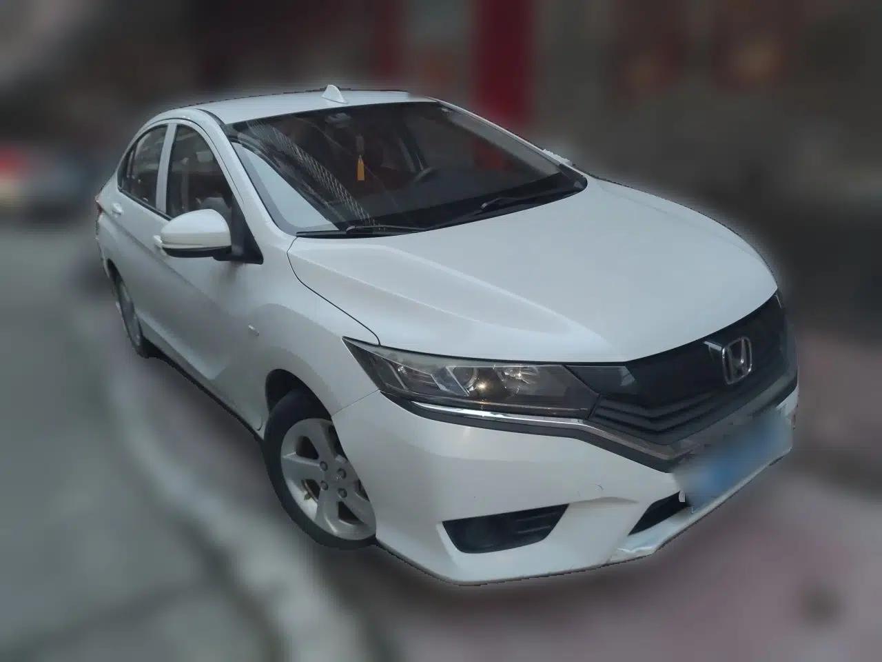Honda Greiz 2016 1.5L CVT Classic Edition — миниатюра 3