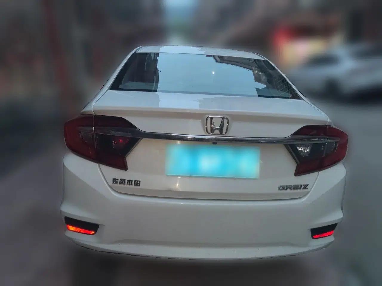 Honda Greiz 2016 1.5L CVT Classic Edition — миниатюра 5