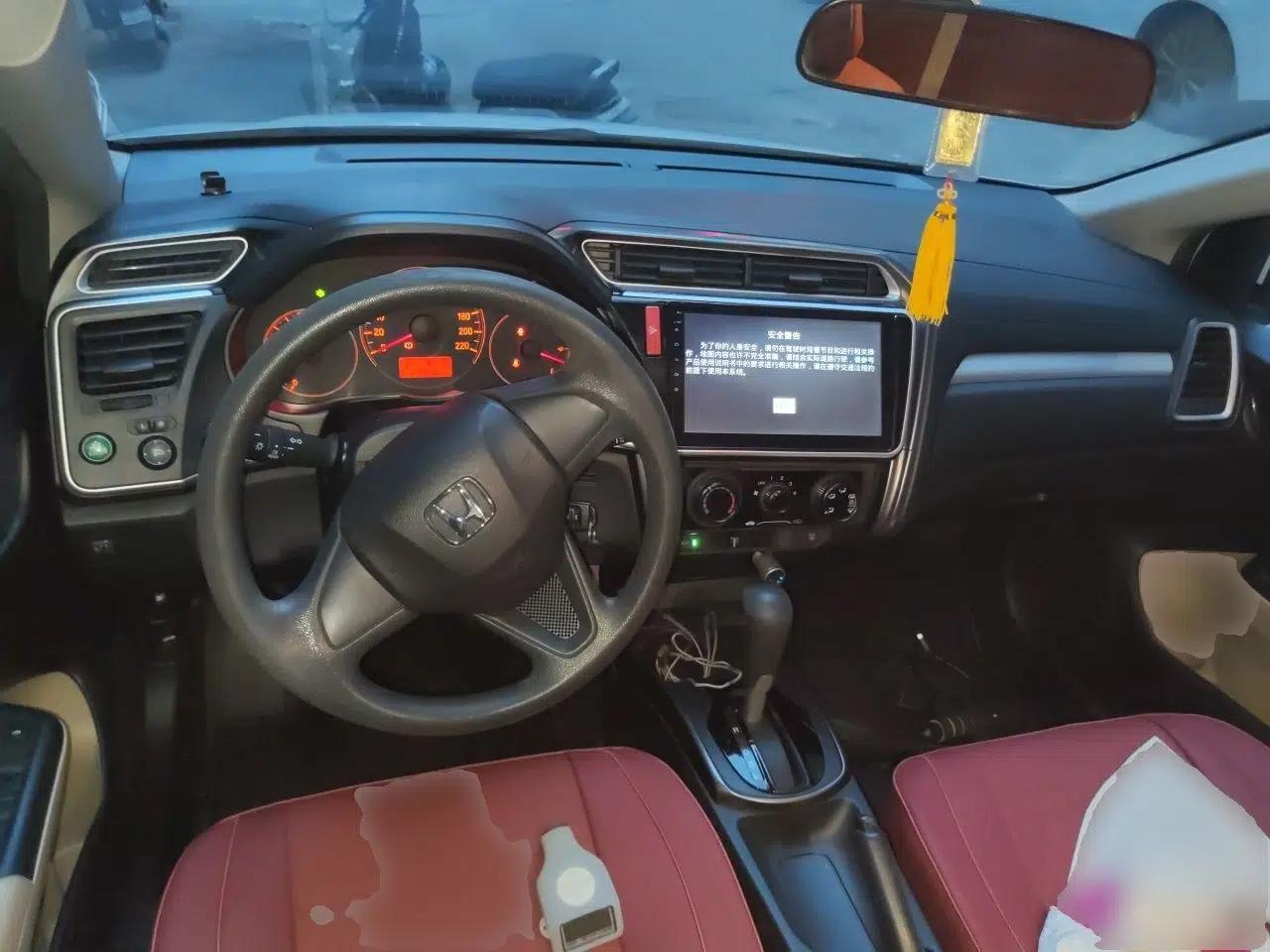 Honda Greiz 2016 1.5L CVT Classic Edition — миниатюра 9