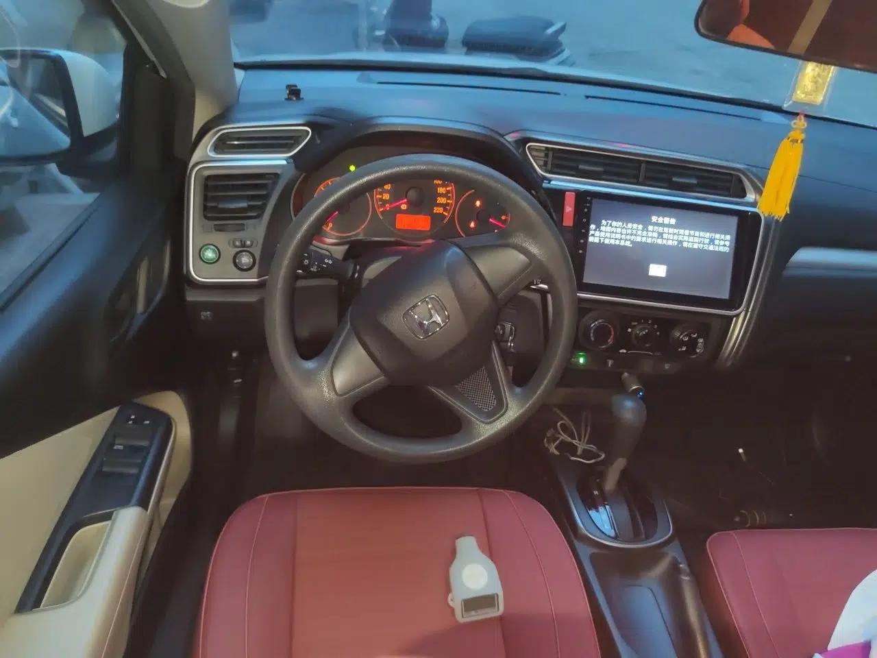 Honda Greiz 2016 1.5L CVT Classic Edition — миниатюра 10