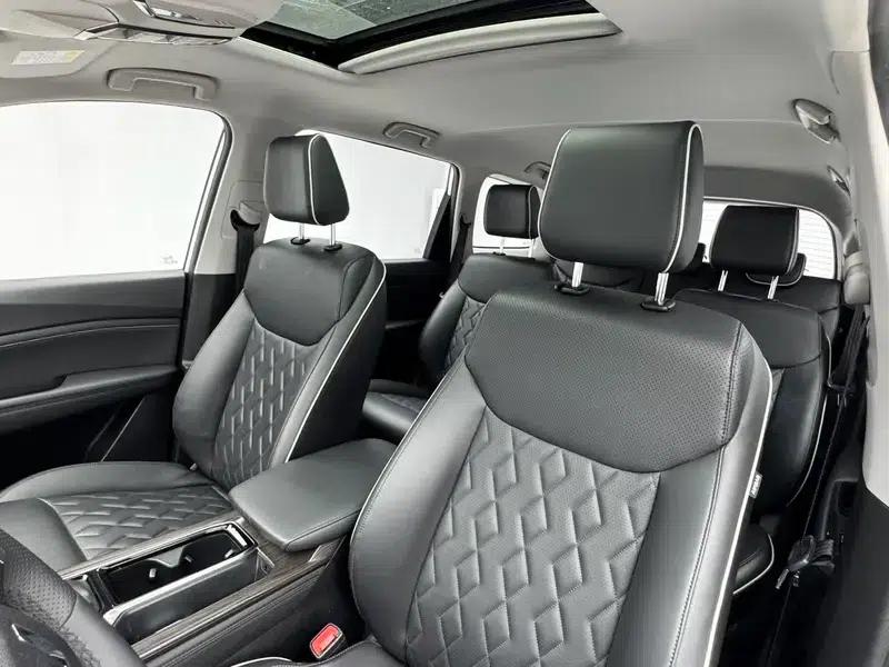 Wuling Jiachen 2022 1.5L Manual Enjoyment Elite Edition — миниатюра 20