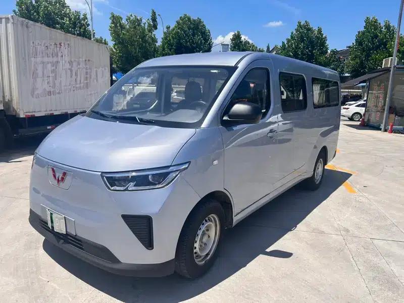 Wuling Yangguang 2024 Model 300km Comfort Bus Version 60kW — миниатюра 1
