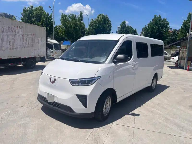 Wuling Yangguang 2024 Model 300km Comfort Edition with Closed Windows 60kW — миниатюра 1