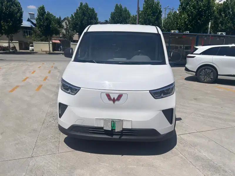 Wuling Yangguang 2024 Model 300km Comfort Edition with Closed Windows 60kW — миниатюра 2
