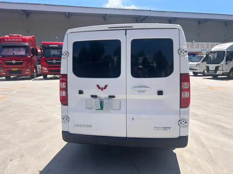 Wuling Yangguang 2024 Model 300km Comfort Edition with Closed Windows 60kW — миниатюра 5