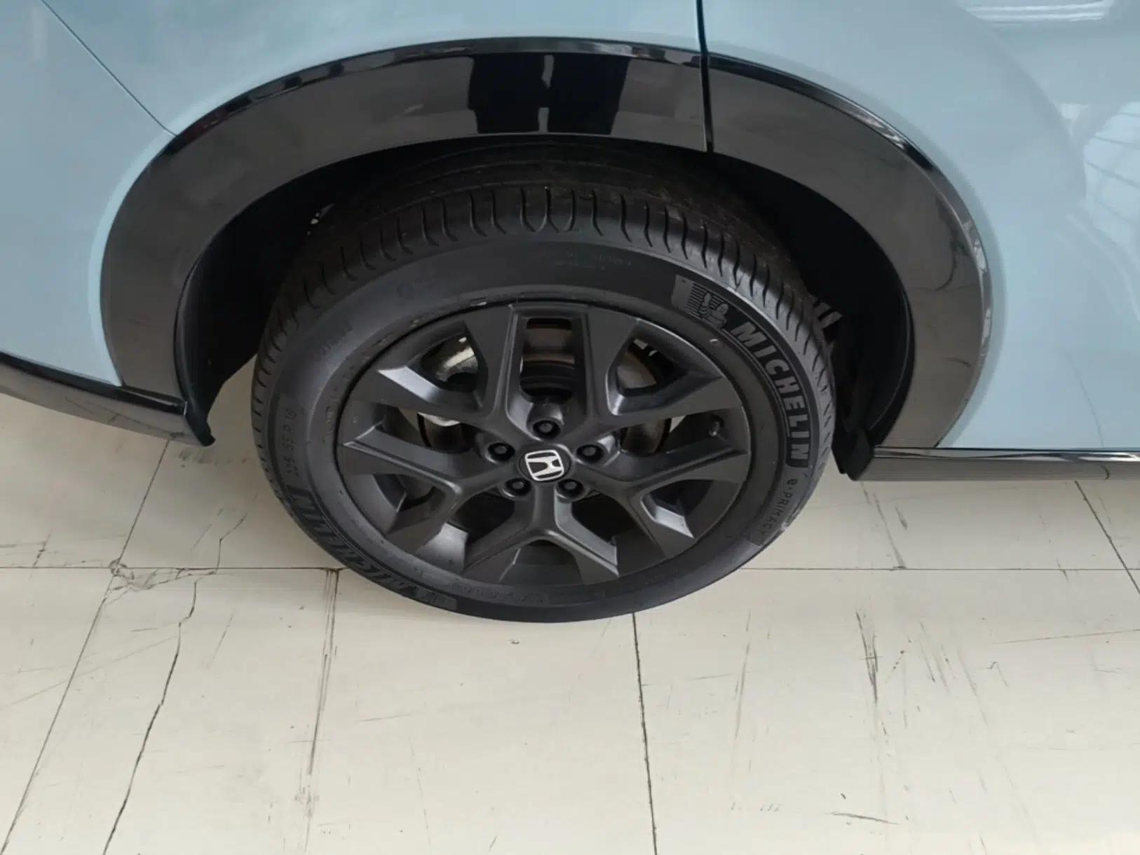 Honda ZR-V 2023 2.0L eHEV Sharp - Deluxe Edition — миниатюра 16