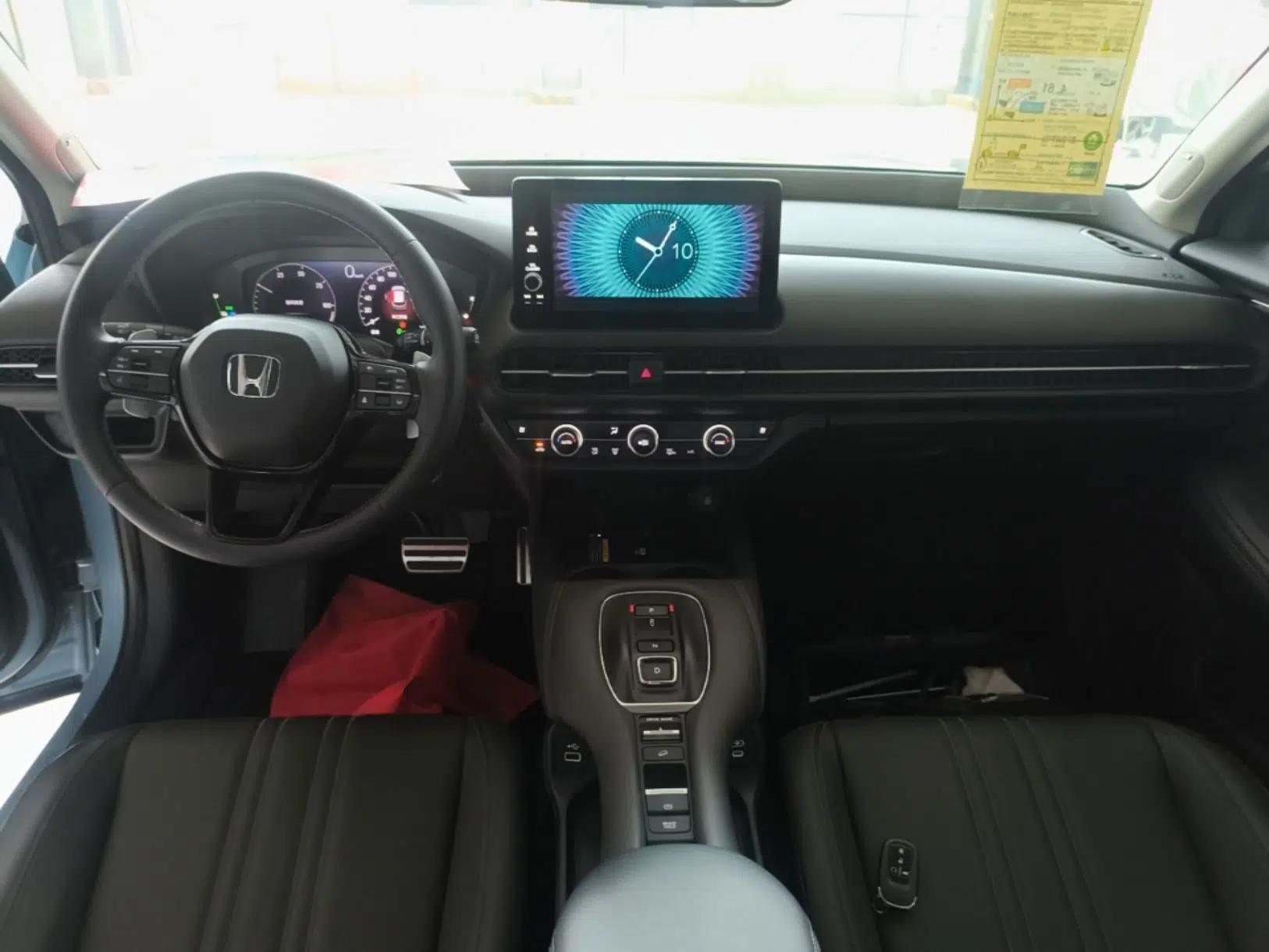 Honda ZR-V 2023 2.0L eHEV Sharp - Deluxe Edition — миниатюра 17