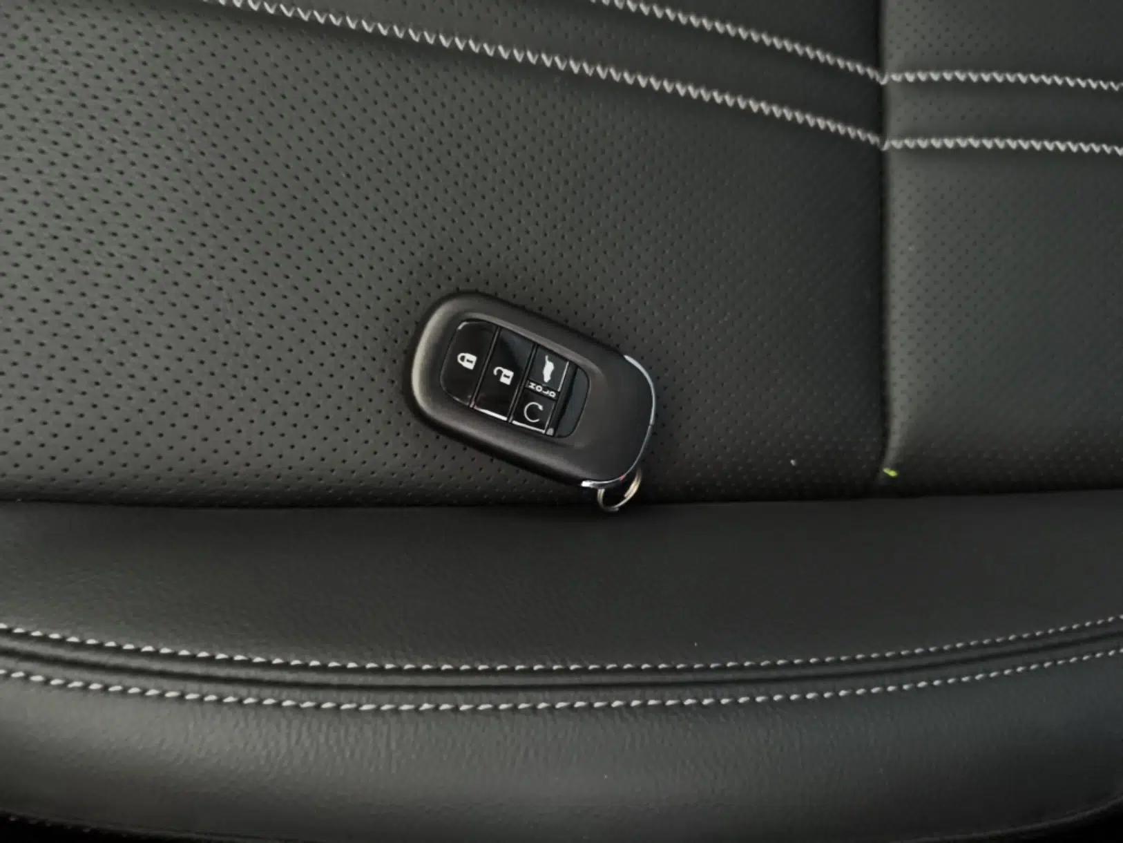 Honda ZR-V 2023 2.0L eHEV Sharp - Deluxe Edition — миниатюра 28