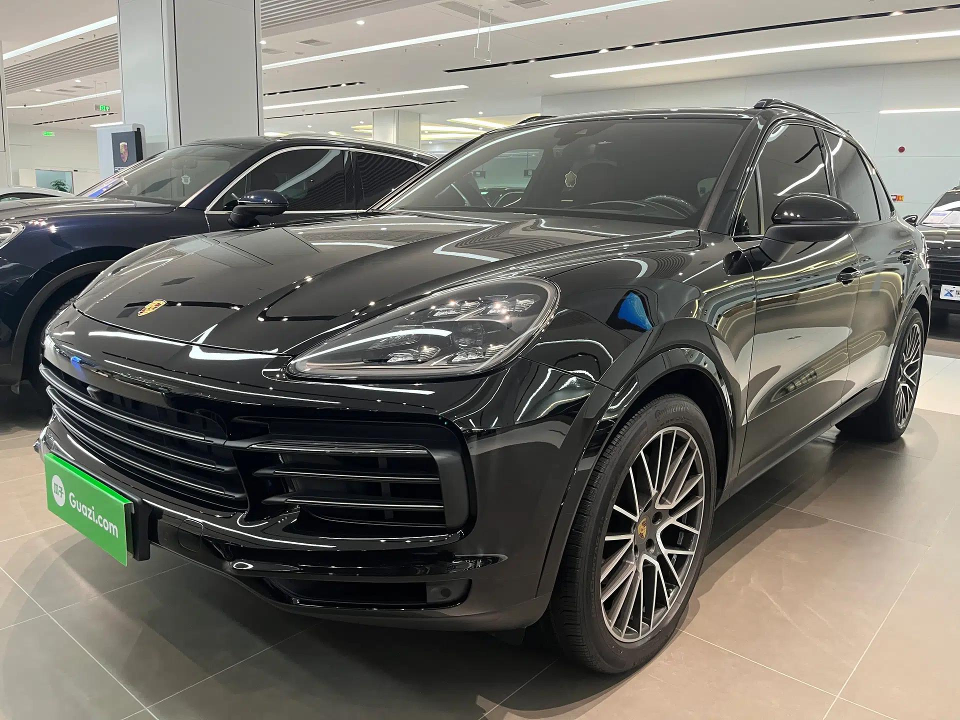 Porsche Cayenne E-Hybrid 2023 Cayenne E-Hybrid 2.0T Platinum Edition — миниатюра 1