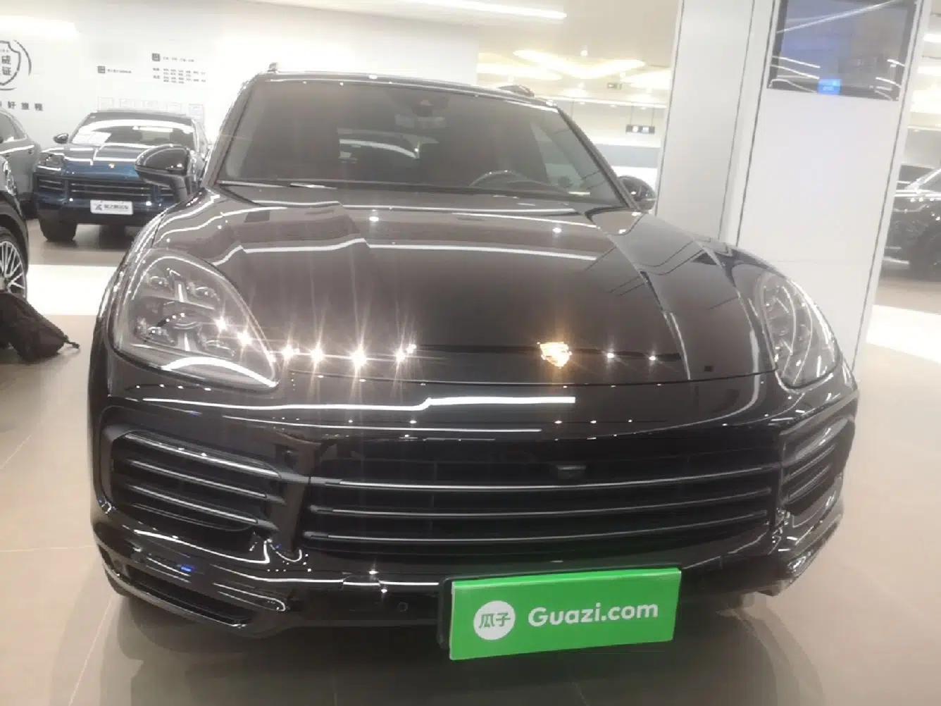 Porsche Cayenne E-Hybrid 2023 Cayenne E-Hybrid 2.0T Platinum Edition — миниатюра 2