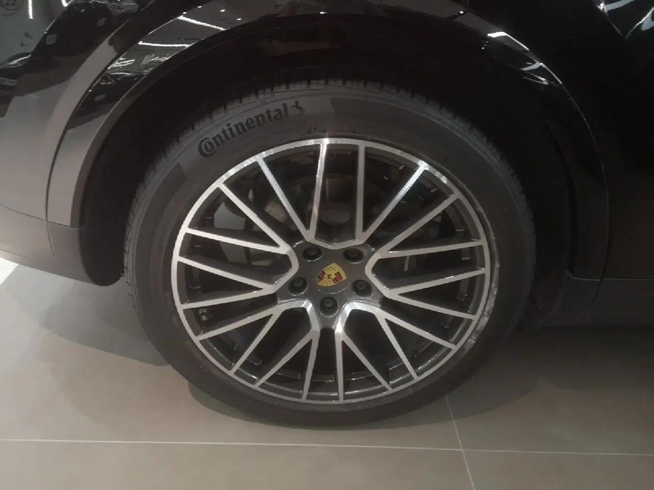 Porsche Cayenne E-Hybrid 2023 Cayenne E-Hybrid 2.0T Platinum Edition — миниатюра 11