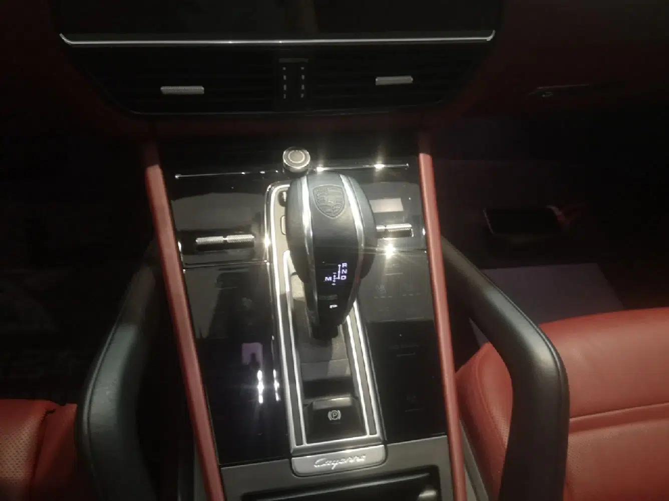 Porsche Cayenne E-Hybrid 2023 Cayenne E-Hybrid 2.0T Platinum Edition — миниатюра 15