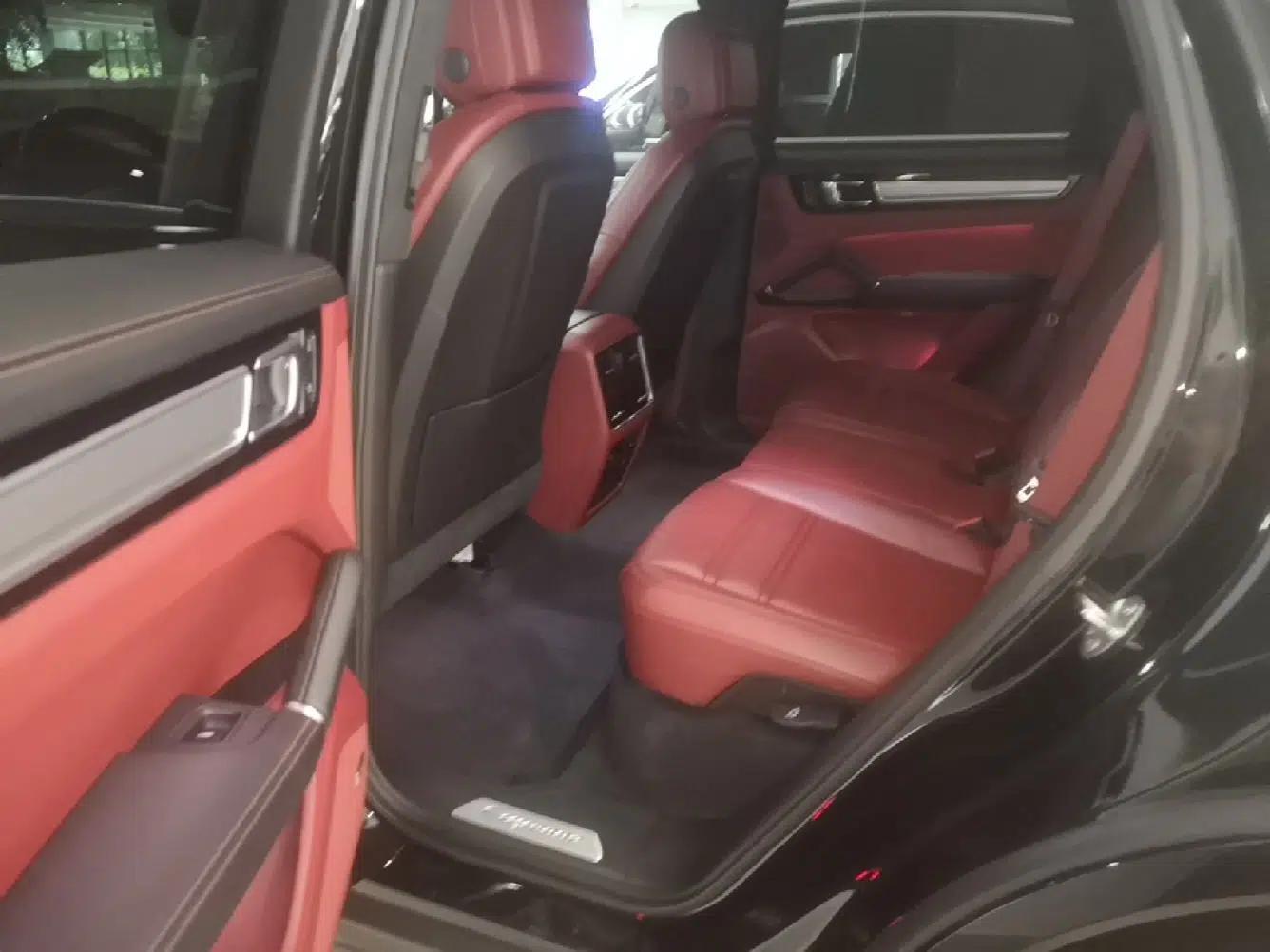 Porsche Cayenne E-Hybrid 2023 Cayenne E-Hybrid 2.0T Platinum Edition — миниатюра 20